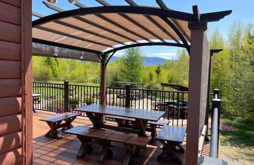 Bretton Woods Haus | ML As Seen on TV home SPECTACULAR scenery beach AC outdoor kitchen fire pit Weddings