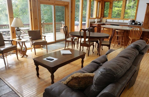 Davis Haus | Perfect Mountain Getaway w / Seeblick und Zugang! Haustierfreundlich.