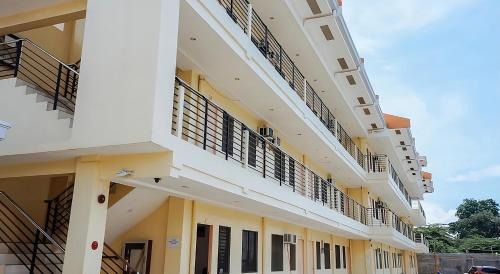 Talisay Hotel | MMaple Residences Talisay