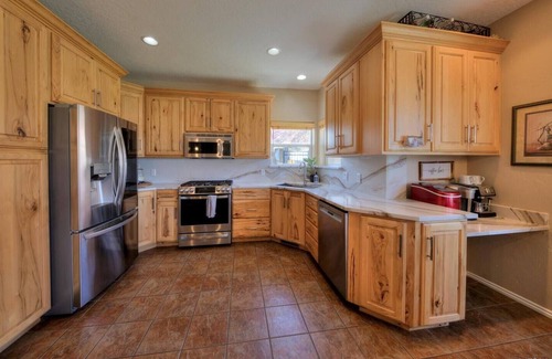 Moab South Valley Haus | MO'ABventures Canyonlands National Park 9 beds 6 bath .7 acre Parking UTV'S