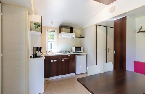 Saint-Pompont Haus | Mobile Home 'Le Panoramique' with Shared Pool, Private Terrace and Wi-Fi