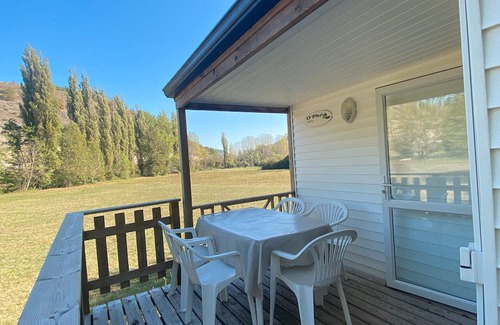 Saint-Pompont Haus | Mobile Home 'Le Panoramique' with Shared Pool, Private Terrace and Wi-Fi