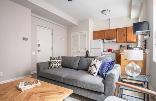 Adams Morgan Wohnung | Mod Dupont Circle 1BR nr. U Street, Metro & Glen’s Mkt by Blueground