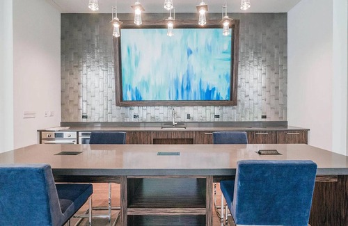 Downtown Chicago Wohnung | Mod Gold Coast 1BR w/ Gym, nr. Magnificent Mile & the L, by Blueground