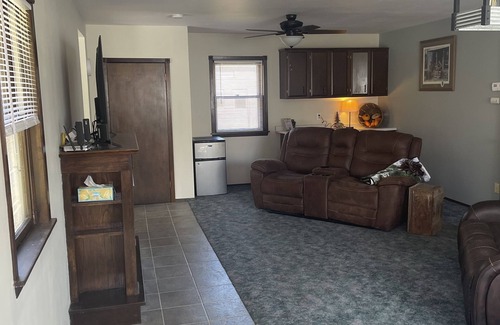 Redfield Haus | MoDak Lodge - Heart of Pheasant Country - Dogs Welcome