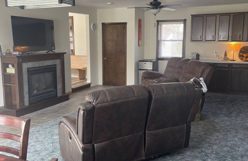 Redfield Haus | MoDak Lodge - Heart of Pheasant Country - Dogs Welcome