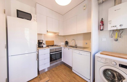 Campo Grande Wohnung | Comfortable flat in Campo Pequeno, 8mins to metro