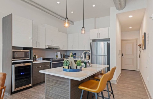 Peachtree Center Wohnung | Modern 1BR High-Rise on 10th flr | DT Atlanta view