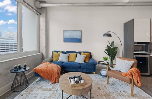 Peachtree Center Wohnung | Modern 1BR High-Rise on 10th flr | DT Atlanta view