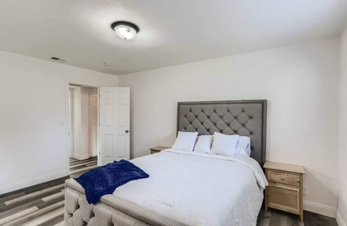 Citrus Heights Haus | Modern 2 bdrm 2bth gem! 15 mins from downtown!