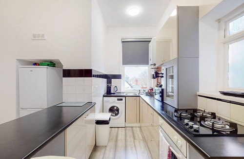 Chiswick Riverside Wohnung | Modern 2 Bed APT-7 Minutes From The Thames River