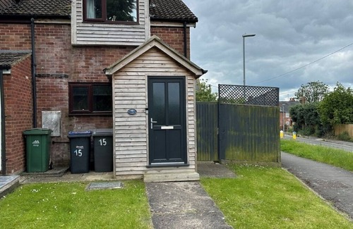 Westbury Haus | Modern 2-bedroom house with spacious large garden in beautiful Westbury