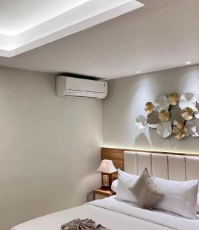 Nusa Dua Wohnung | MODERN 2 BEDROOM LAVAYA OAKWOOD APARTMENT, Nusa Dua