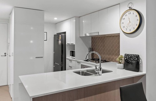 Albion Wohnung | Modern 2B2B Suit only 10mins to Airport/Southbank