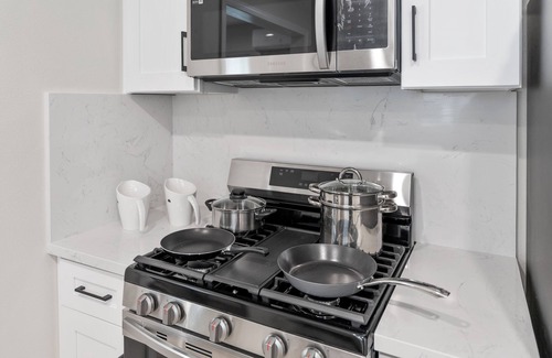 Monrovia Haus | Modern/2Be1Ba/Free P/Pasadena/Hollywood/DTLA