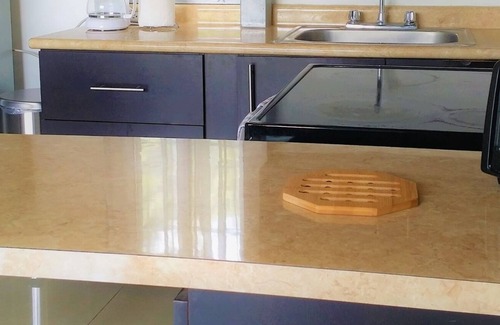 Santa Ana Wohnung | Modern 2br/1.5ba Apt w/ AC & Great Location. #C