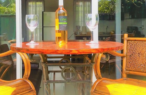 Santa Ana Wohnung | Modern 2br/1.5ba Apt w/ AC & Great Location. #C