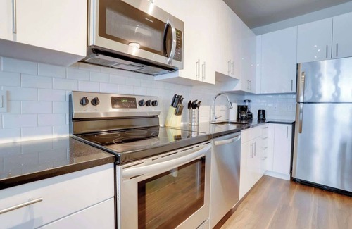 Jefferson Manor Wohnung | Modern 2BR Apt at Alexandria’s Premier Community
