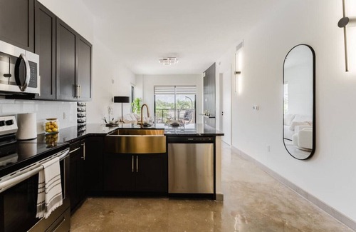 Fort Lauderdale Wohnung | Modern 2BR, Family-Friendly in FLL, Near Beach!