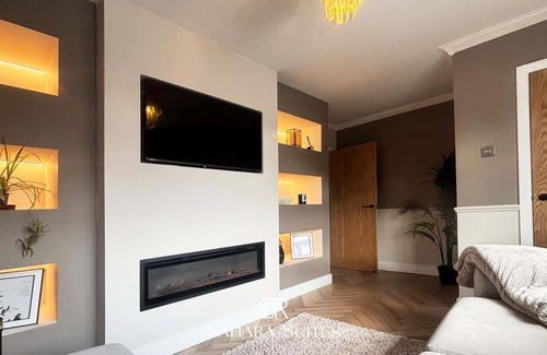 Hyde Haus | Upto 20%OFF | Modern 2BR Sleeps4 | Contractors