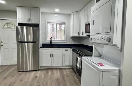 Atlanta Wohnung | Modern 2BR Stylish Retreat A Upstairs