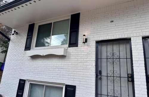 Atlanta Wohnung | Modern 2BR Stylish Retreat A Upstairs