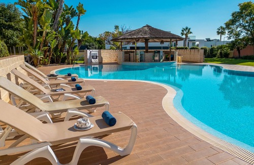 Vilamoura Wohnung | Modern 2BR w/ Pool – Central Vilamoura