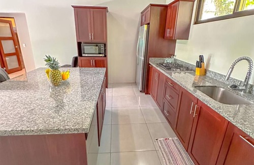 Uvita Haus | Modern 3-bed in Downtown Uvita with Pool