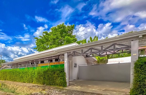 Uvita Haus | Modern 3-bed in Downtown Uvita with Pool
