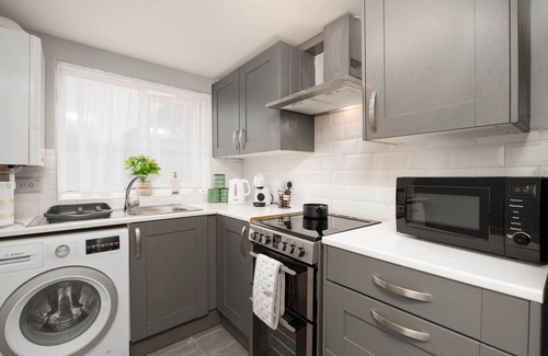 Warmsworth Haus | Modern 3 bed minutes from the A1