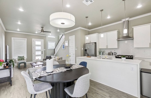 South Baton Rouge Haus | Modern 3BR/2.5BA House Minutes From Perkins Rowen