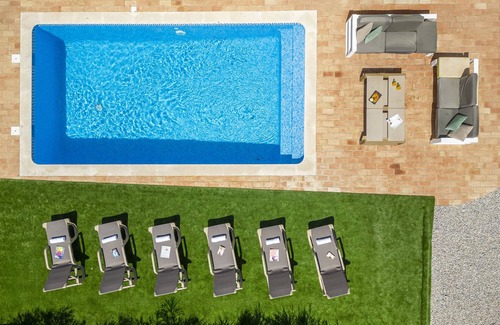 Santa Eulalia Villa | Modern 4BR w/ Heatable Pool & BBQ in Albufeira