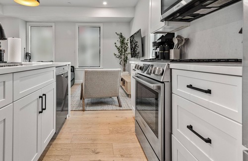 Columbus Park - Andrew Square Haus | Modern 5BD3B in Boston Steps to Convention Center