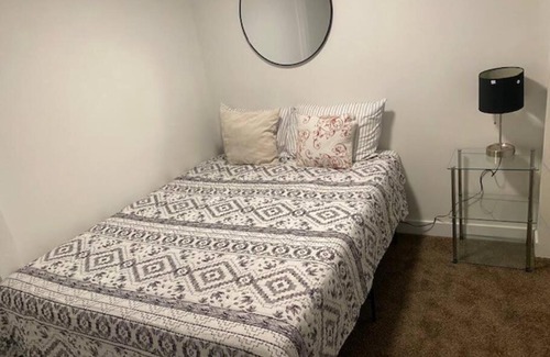 Tooele Haus | Modern 7 bedroom 4 bathroom home Tooele 16 Guests