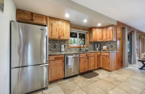 Worley Kabine | Modern A-Frame Cabin| Boat Slip&Golf Cart Included