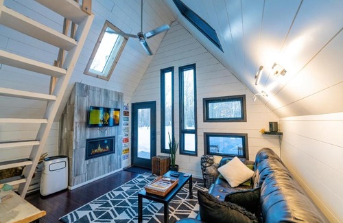 Brook Park Haus | Modern A Frame in the woods Pet friendly