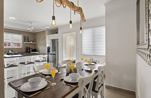 Calbas Plaza Residences Haus | MODERN and CLEAN - 6 guests - beautiful and private vacation home with pool!