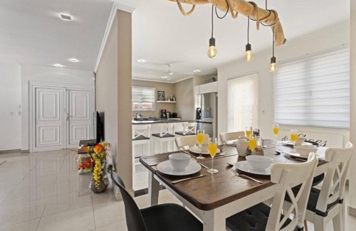 Calbas Plaza Residences Haus | MODERN and CLEAN - 6 guests - beautiful and private vacation home with pool!