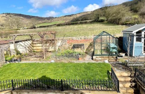 Cross Haus | Modern and cosy 4 bedroom home in the Mendip Hills, North Somerset