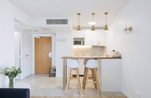 Parc-Nord Wohnung | Modern and cosy apartment with a beautiful terrace and parking, Paris La Défense
