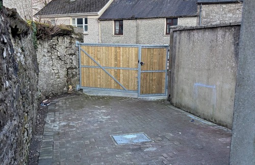 Oldcastle Wohnung | Modern and secure 1-bedroom apartment in Oldcastle - Sleeps 2 -4 people