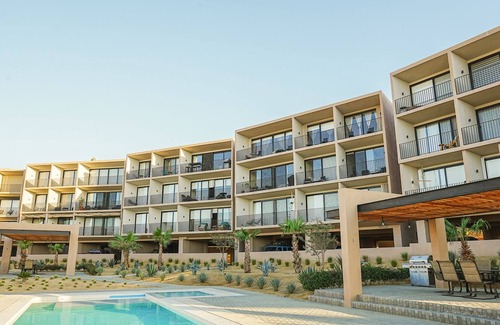 Libertad Wohnung | Modern and spacious condo with 3 balconies