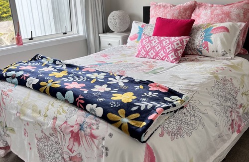 Cable Bay Haus | Modern and Spacious