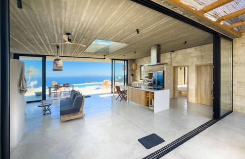 Malevizi Haus | Modern and stylish with sea view