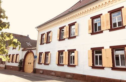 Rhodt unter Rietburg Wohnung | Modern apartment in a renovated 18th century historic landmark