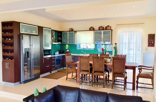 Keratea Wohnung | Modernes Apartment in der Nähe von Athen & Küste