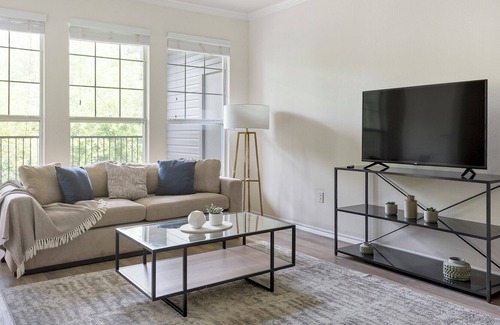 West Chester Wohnung | Modern Apartment in Prime Location (ID1371X699)