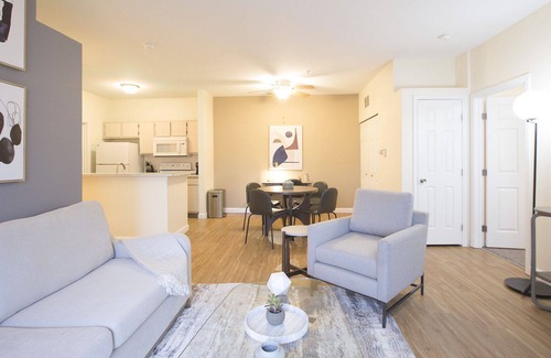 Holland Wohnung | Modern Apartment in Prime Location (ID7986X22)