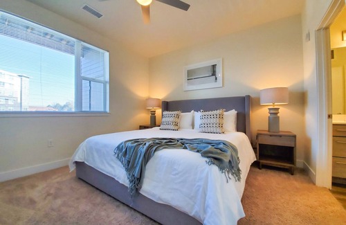 Indian Creek Wohnung | Modern Apartment in Prime Location (ID2121X26)