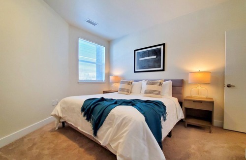 Indian Creek Wohnung | Modern Apartment in Prime Location (ID2121X26)